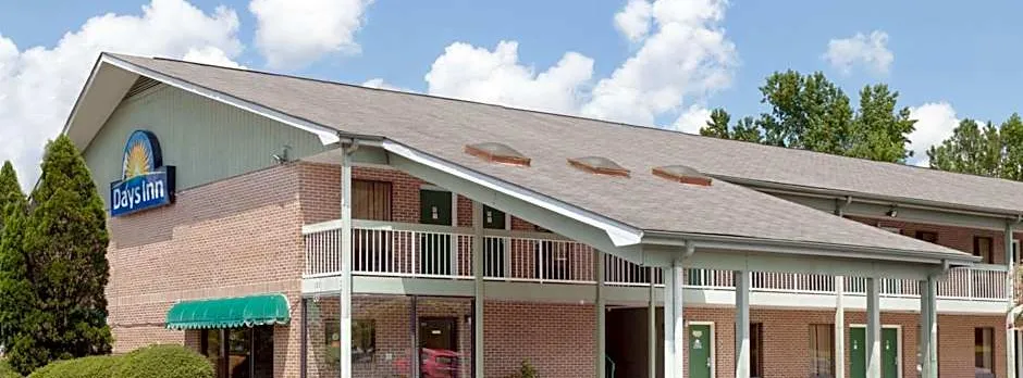 Days Inn by Wyndham Columbia NE Fort Jackson