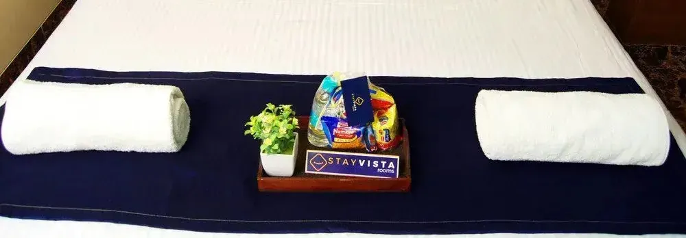 Stay Vista Rooms near Marine Drive