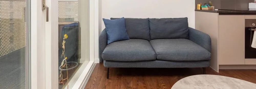 Modern 1 Bedroom Apartment With Balcony in Surrey Quays