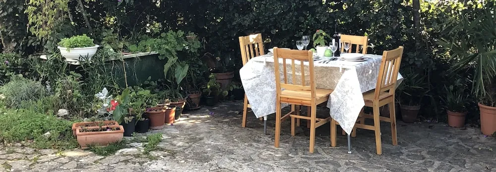 Apartment in Villa, big Garden, Private Pool, Close to Beach and Zadar Town