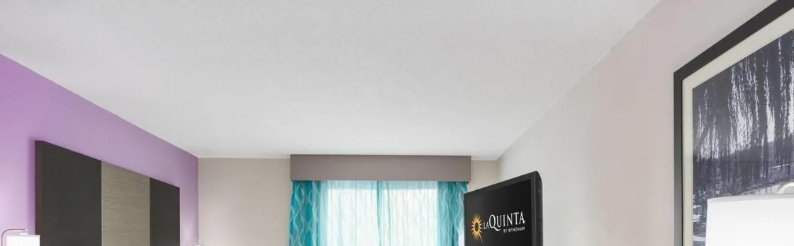 La Quinta Inn & Suites by Wyndham Clarksville