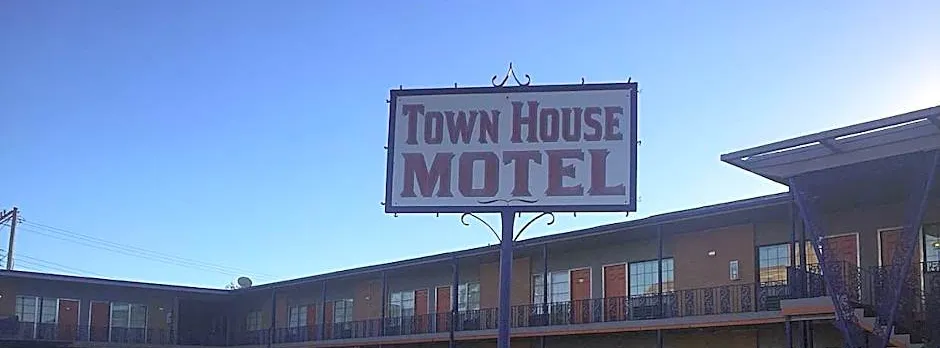 TownHouse Motel