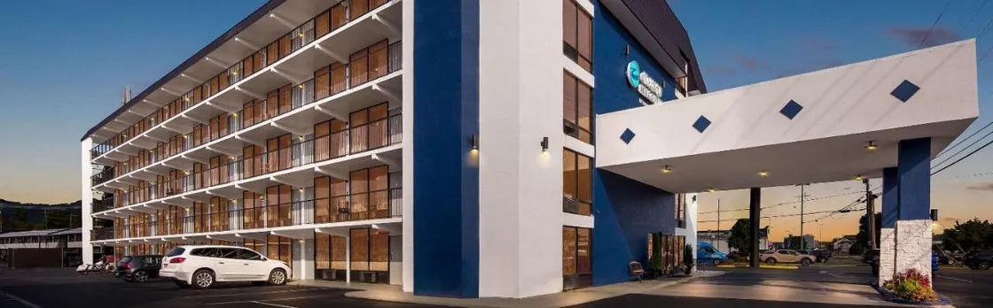 Clarion Inn & Suites Near the Leconte Center Pigeon Forge