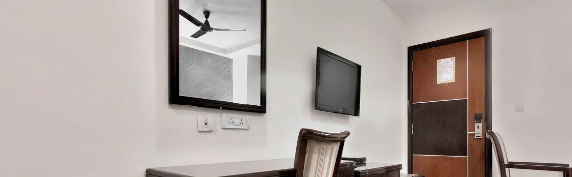 Oyo 12384 Hotel Serene Majestic