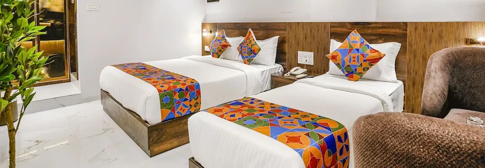 Fabhotel Peralz