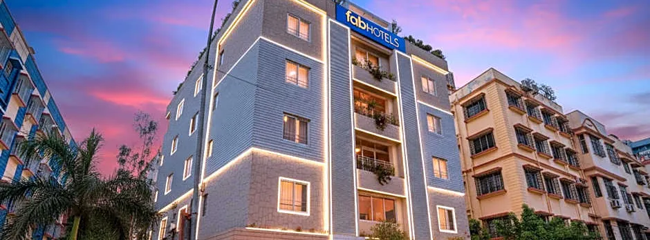 FabHotel Anchorage Inn - Nr. Axis Mall