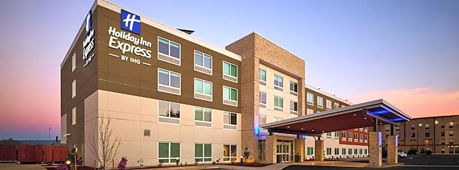 Holiday Inn Express & Suites Roseburg North by IHG