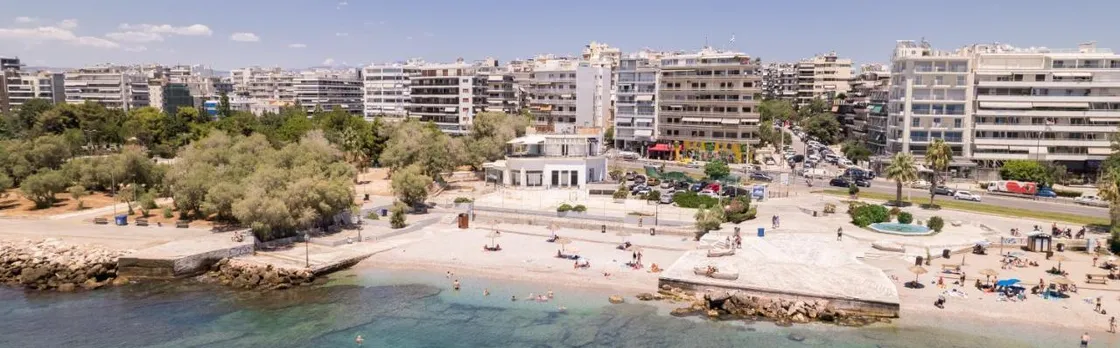 Lovely Seaside Apartment Next To Starbucks Opposite the Beach Park of Flisvos