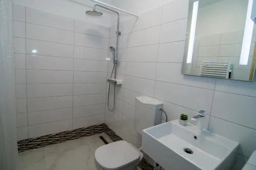 New renovated apartment 15 min from beach on foot