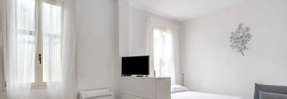 White Leaves Studio by Wonderful Italy