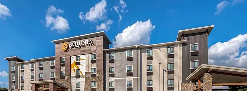 La Quinta Inn & Suites by Wyndham Greenville Woodruff Rd