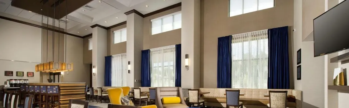 Hampton Inn & Suites Falls Church