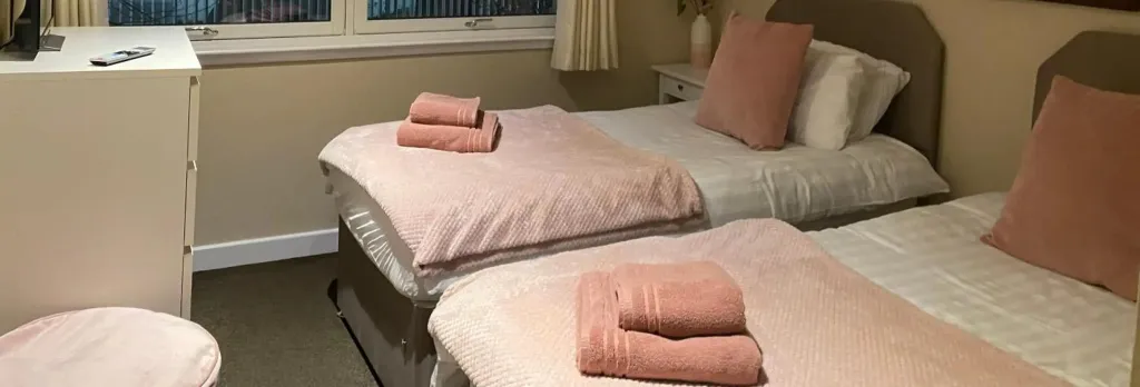 City Centre 2 bedroom apartment, secure parking.