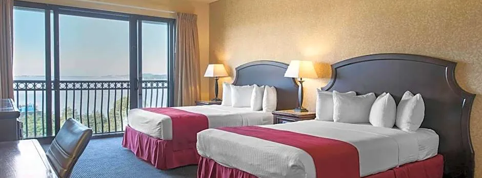 Shoreline Inn & Conference Center, an Ascend Collection Hotel