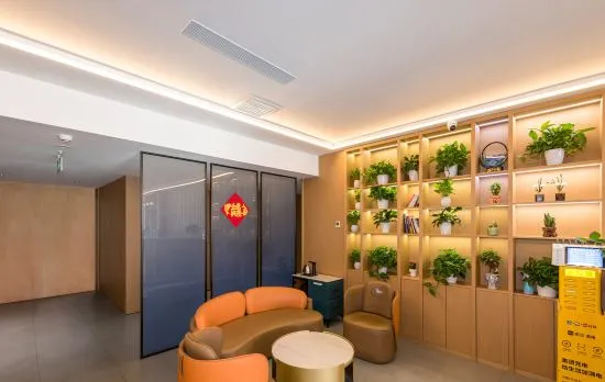 Super 8 Preferred Hotel (Beijing Jiaomen East Metro Station)