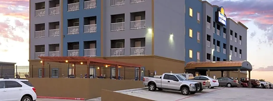 Days Inn & Suites by Wyndham Galveston West/Seawall