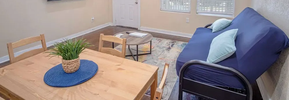 Fabulous Newly Renovated 1br/1ba Near Downtown