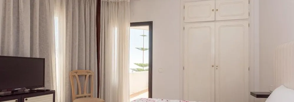 Infocom Apartment Golden Mile Coto Real