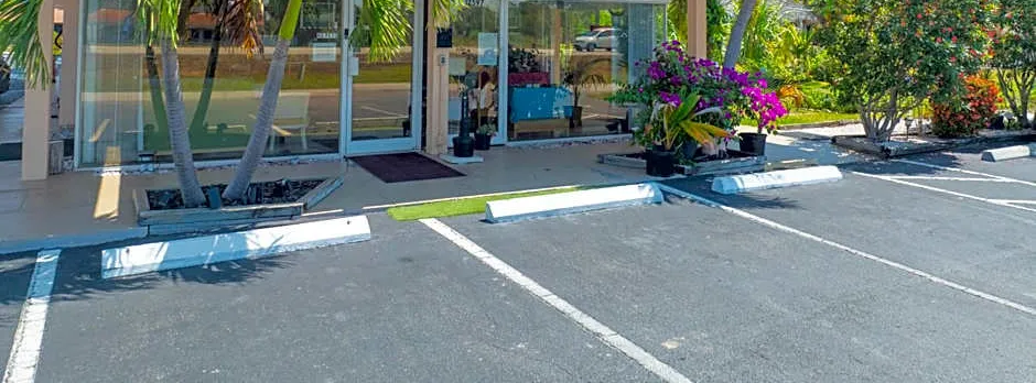 Warm Mineral Springs Motel