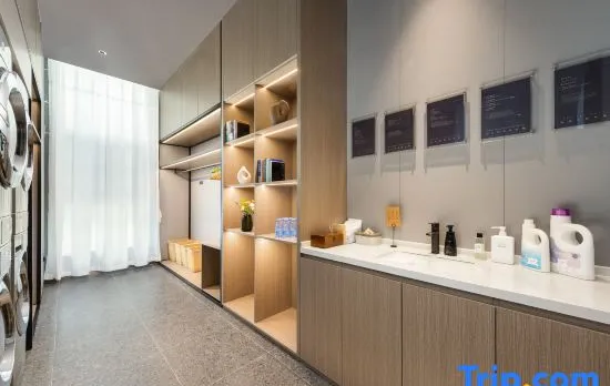 Atour Hotel(Dali Erhai International Convention and Exhibition Center)