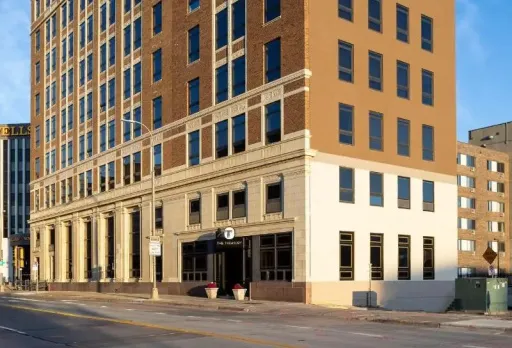 Hotel On Phillips
