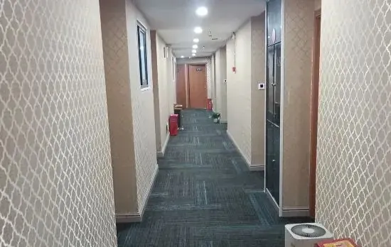 Junzhong Lvhua Hotel (Chongda Qizhong Ciqikou)