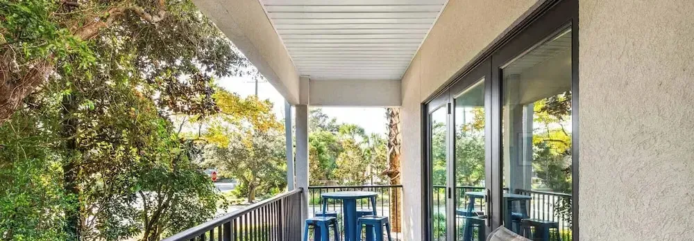2BR Near Gulf Place w/ Pool, Grill + Free Tickets: Dolphin Cruise & More!