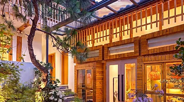 Lijiang Muqian Hotel