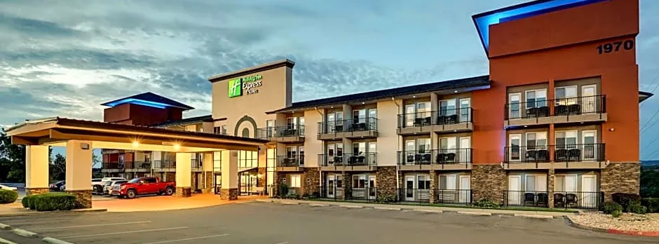 Holiday Inn Express Hotel & Suites Branson 76 Central By IHG