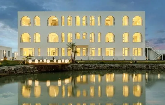 Dream Harbor Hotel