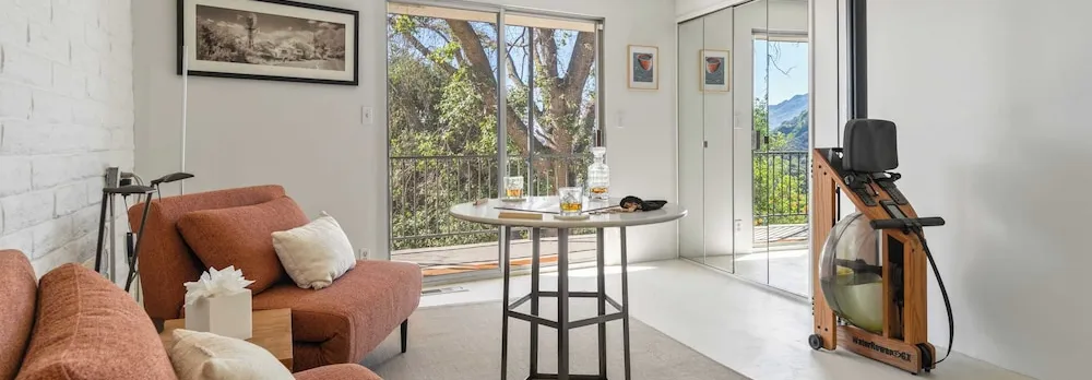 Sleeps 10, Luxe 2 Homes Malibu Hills Retreat Cielo Estate by Avantstay