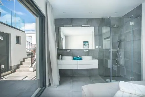 Holiday home Olive Exclusive - 8 people, heated pool, Okrug Gornji, sea view