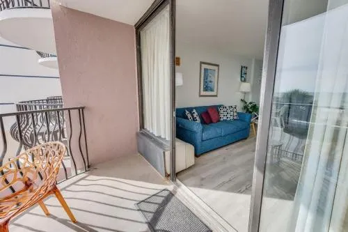 Romantic Oceanfront View, Discounted, Pools
