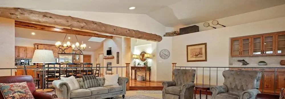 Hot Tub Home Near Golf and Sharc