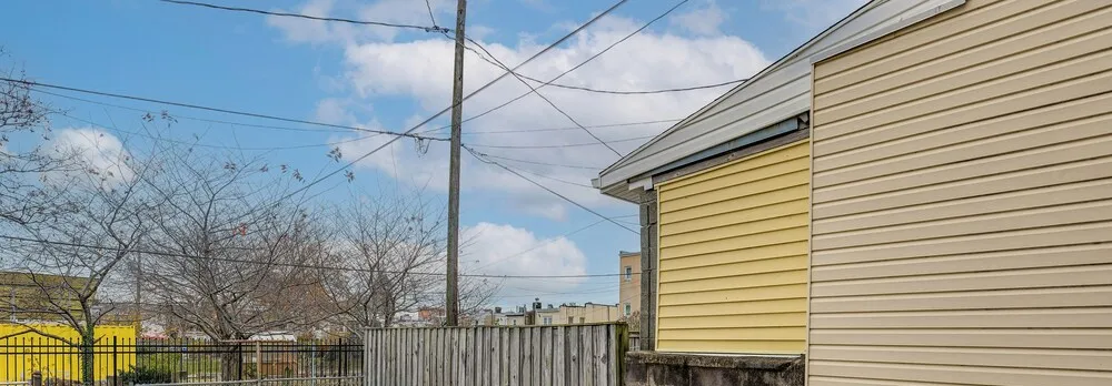Pet-friendly 3BR Rowhouse: Walk to Patterson Park!