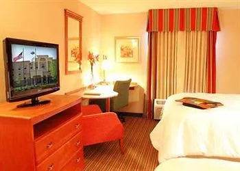 Hampton Inn & Suites Chicago-Libertyville