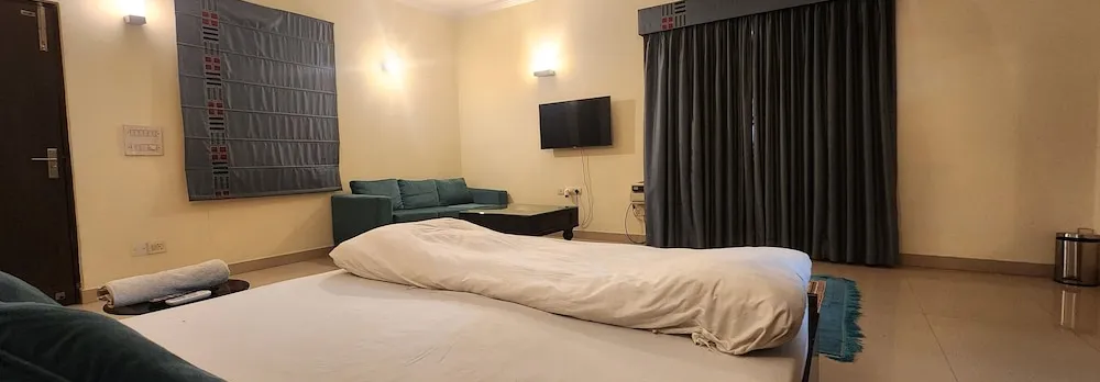 Hotel The Own Stay-Urban Boutique