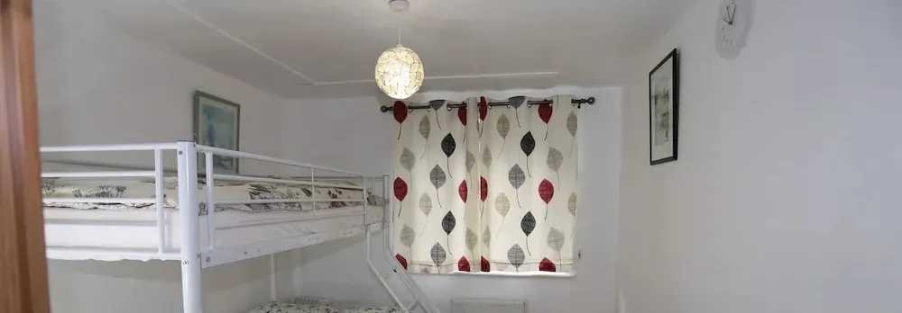 2 bed Riverview Bridge House Apartment