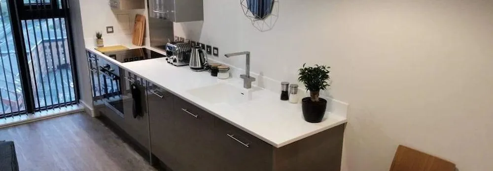 A Modern Studio with Great City Views - 17th Floor, City Views & 2 Minutes To Canal