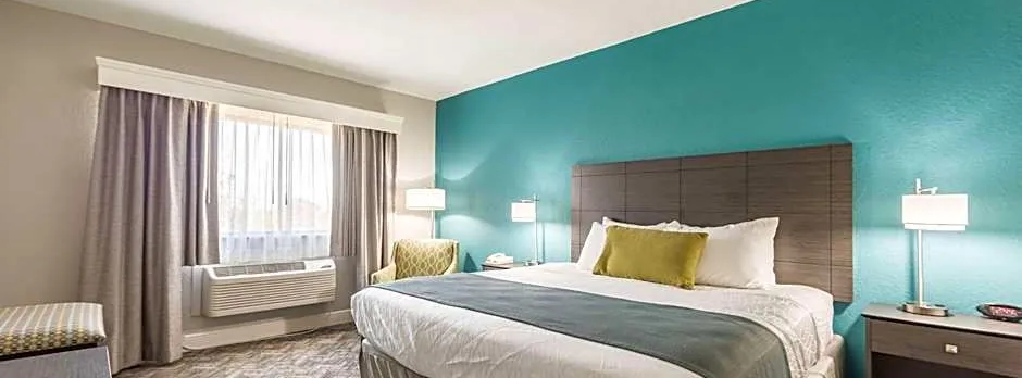 Best Western Plus Sebastian Hotel & Suites