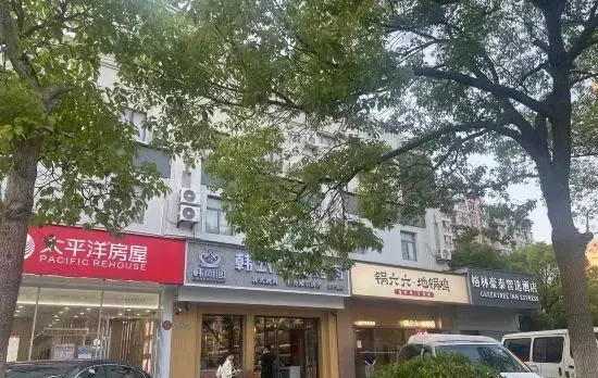 GreenTree Inn Express Hotel (Shanghai Shuichan West Road Pedestrian Street Industrial Park Branch)