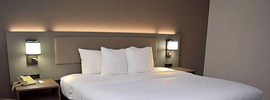 Comfort Inn & Suites Syracuse-Carrier Circle