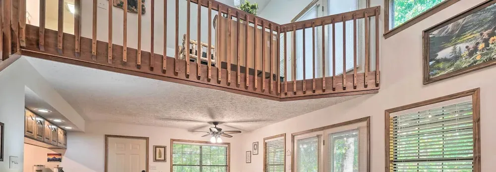 Picturesque Pigeon Forge Cabin w/ Mountain Views
