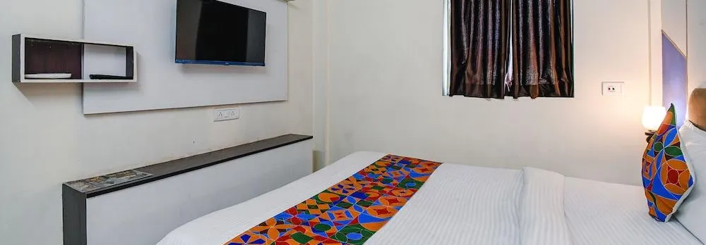 Fabhotel Green Leaf I