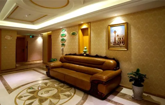 Vienna Hotel (Shanghai Hongqiao Hub Huaxin Branch)