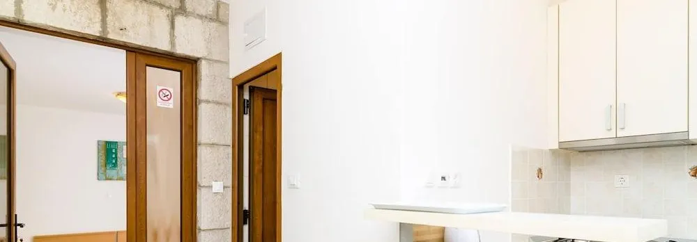 Nikola Apartments