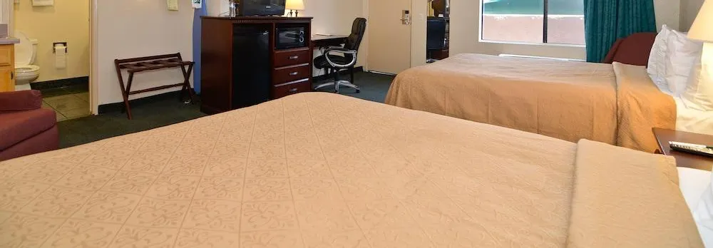 Quality Inn I-5 Naval Base