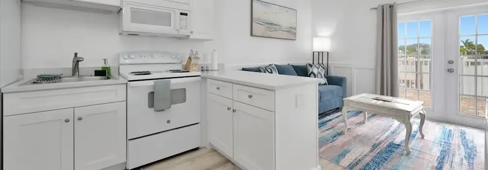 Waterfront Pet Friendly Boat Dock Walk 2 Beach