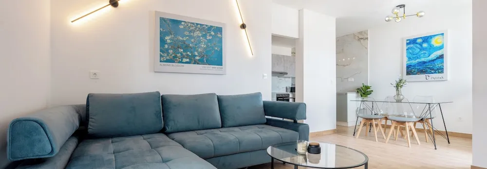 Modern apt With Balcony, 12 min Walk to the Beach