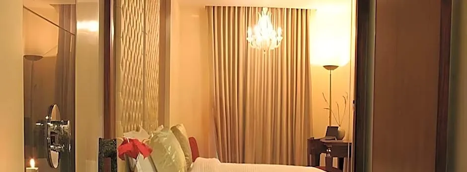 Aura Hotel